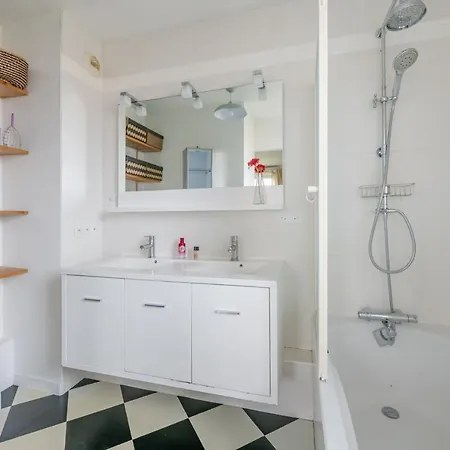 Superb Family Duplex Clos To Disneyland Apartment